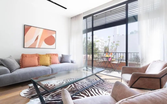 2 Bedroom Frishman Beach