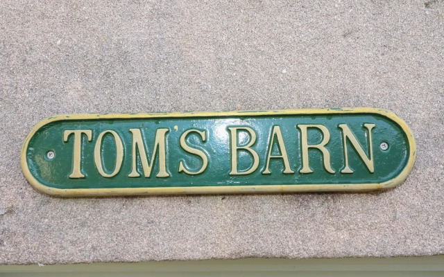 Tom's Barn