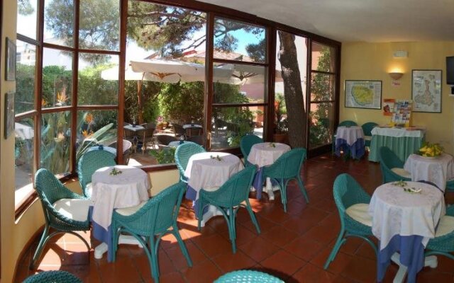 Hotel Sardi