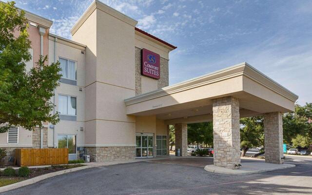 Comfort Suites Medical Center near Six Flags