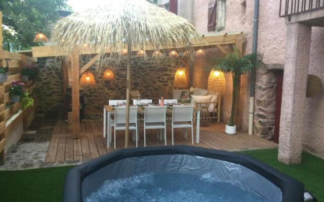 La Boheme. Maison de Village Cosy, Jardin Et Spa.