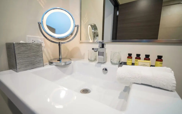 CH Deluxe Apartments  by MDR