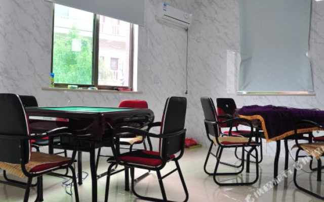 Tonglu Longyinju Hostel