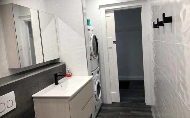 Luxury Double Bay Flat by Harbour Pool