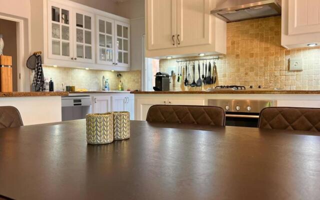 Elm Tree House - Dullstroom - holiday home