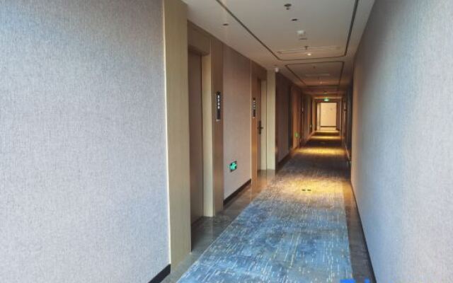 Junyi Hotel (Foshan Zumiao Lingnan Xintiandi Branch)