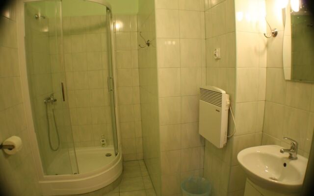 Krakow Apartments & Rooms