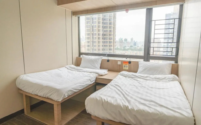Mij (Kai Tak) Hotel
