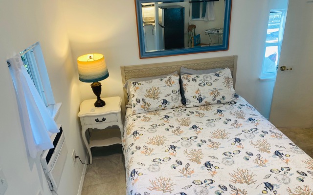 Treasure Island Beach Retreat 2S Sleeps Up To 2