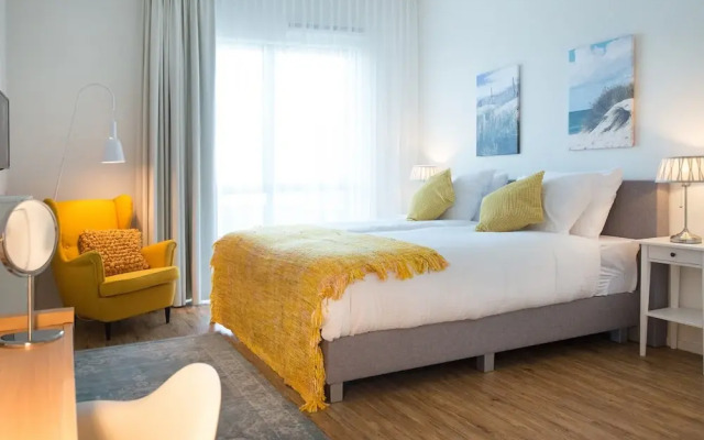 Appealing Apartment in Den Haag With Balcony, Terrace