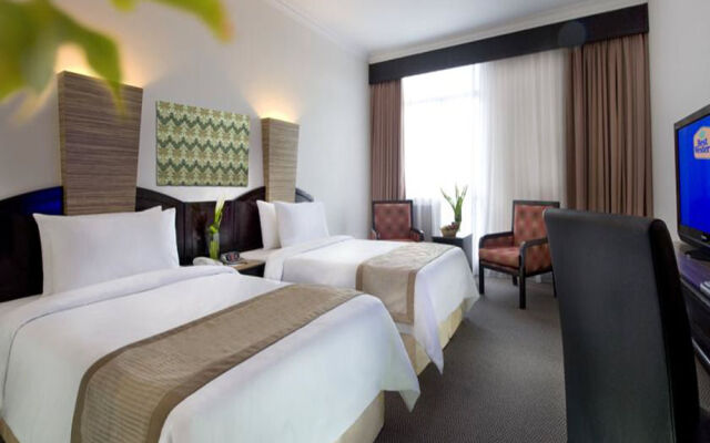 TF Riverside Hotel