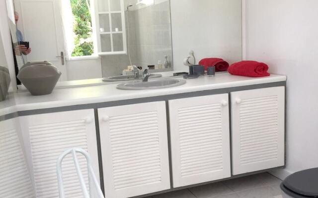 Studio in Boucan Canot, With Enclosed Garden and Wifi - 300 m From the