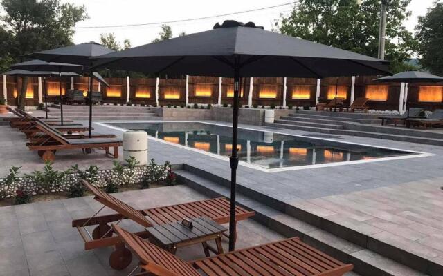 Semeen hotel i restorant Rajski zaliv