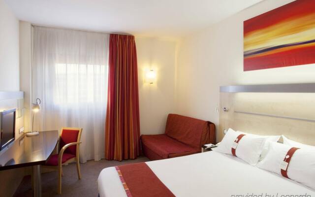 B&B Madrid Airport Hotel(EX-HOLIDAY INN EXPRESS MADRID AIRPORT)