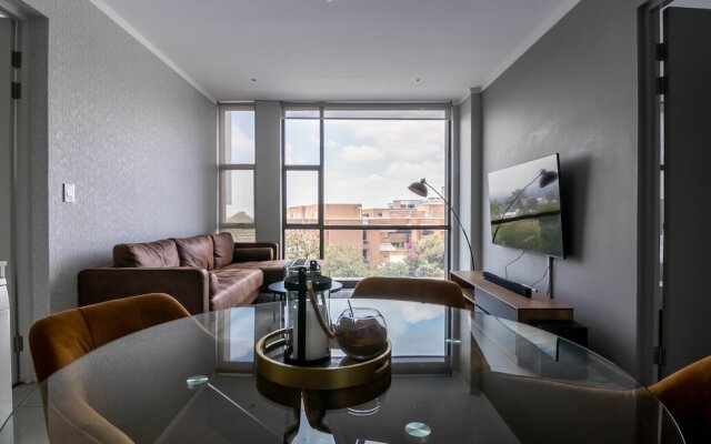 Sandton Smart Apartment Fifteen