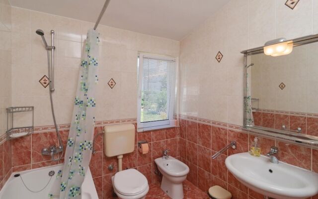 Awesome Home in Kastel Stari With Wifi and 3 Bedrooms