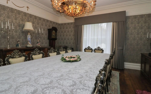 Beechgrove Manor