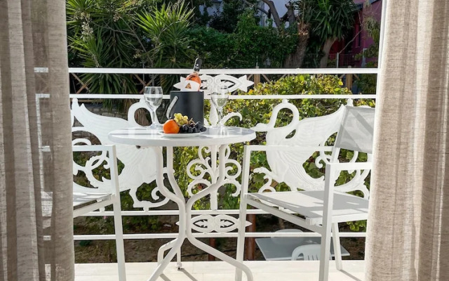 Stratos Hotel