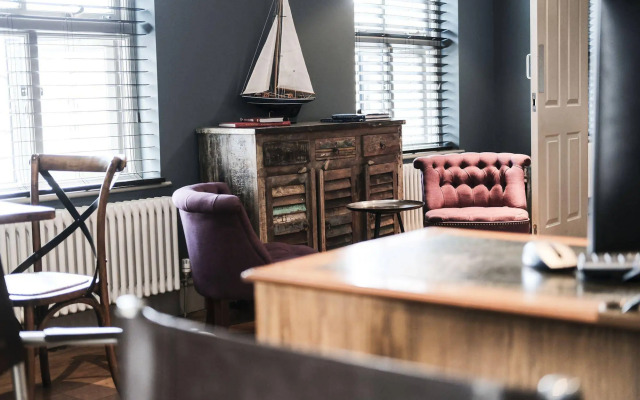The White Star Tavern