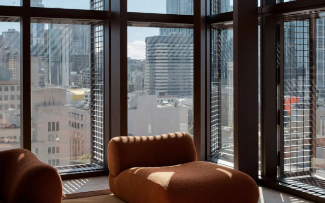 Hyde Melbourne Place