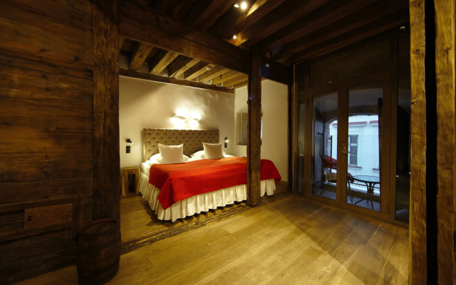 The Three Sisters Hotel