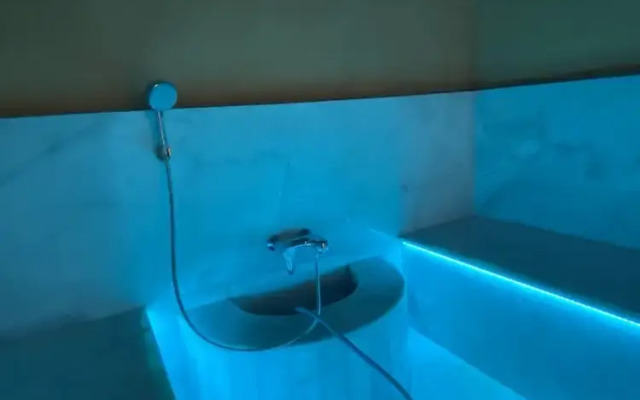 Marrakesh 6-bed Housing Authentic Berber