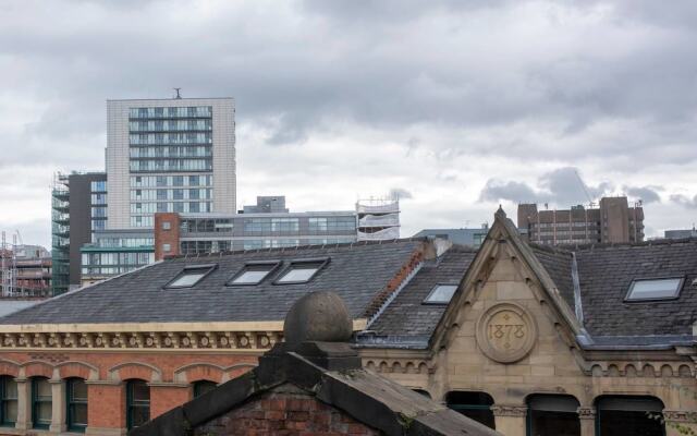 Top Floor Modern 2BD Flat in Northern Quarter