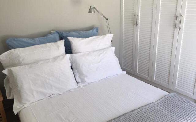 Athens windsurfing, Artemida Loutsa, Seaside Apartment