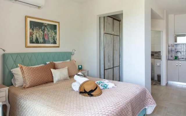 Elimia Suites & Studios