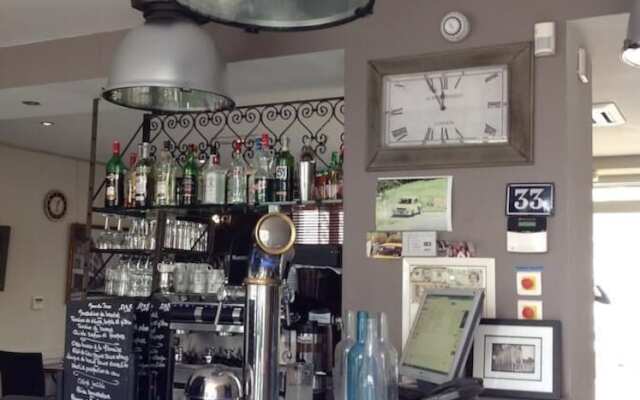 Hôtel Restaurant Jour & Nuit