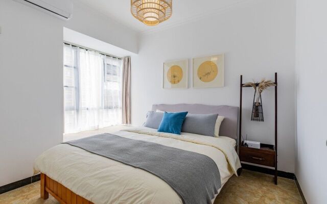 Locals Boutique Apartment Huafa Plaza 23