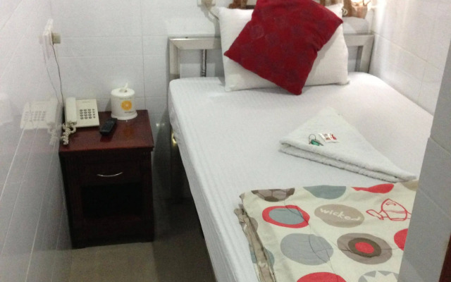 Canadian Hostel