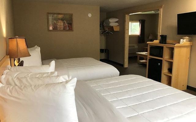 Woodside Dells Hotel & Suites