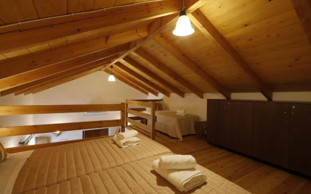 Ontas by Praxithea Traditional Home