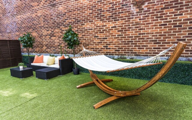 2 Bedrooms Apartment in Central London