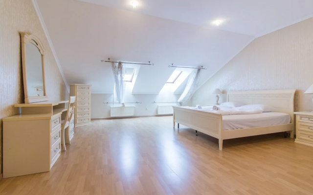 Spacious Duplex by Park&Metro by easyBNB