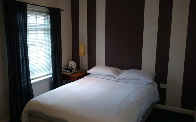 Royal Hotel, Bar & Grill