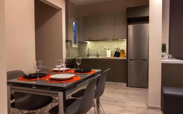 Luxury apartment 10’ from the center!
