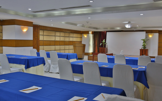 Crown Regency Hotel and Towers