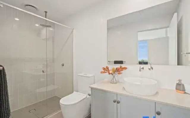 Sea Dunes Luxury Apartment - 10 steps to the beach