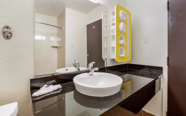 Motel 6 Houston North - Spring