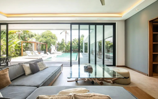 Niko 2 R New Villa Close to Finns Beach Club