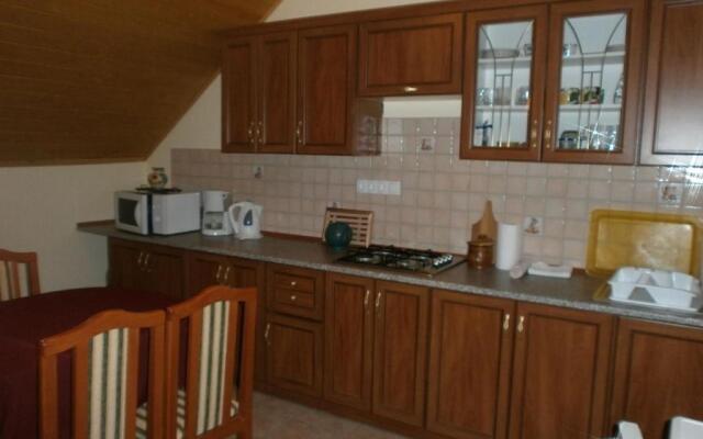 Fehér Rózsa Apartman