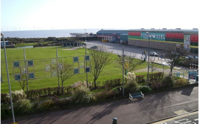 Coasters Hotel & Apartments