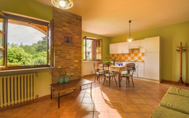 Beautiful Apartment in Monforte D'alba With 1 Bedrooms