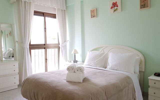 Tasteful Apartment in Fuengirola with Patio