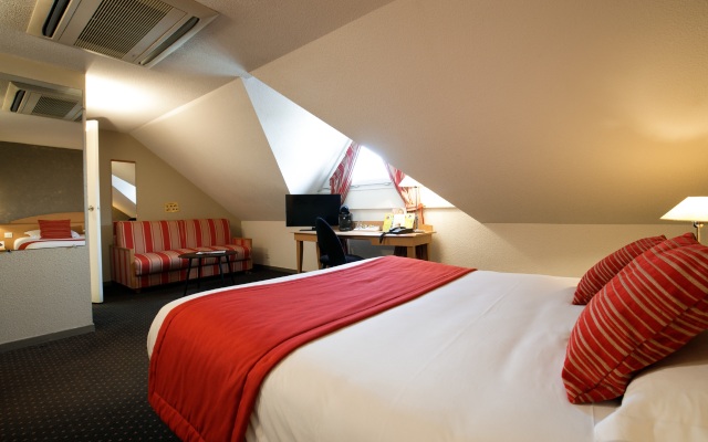 Logis Hôtel L'Orée de Chartres