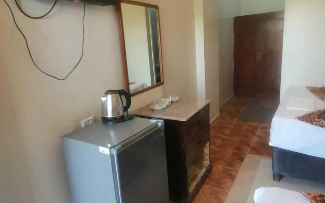 Rezeiky Hotel And Camp Luxor