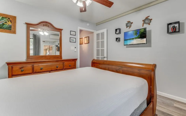 Oceanfront Napili Point Condo B 26 by RedAwning