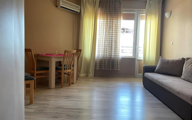 Cozy 1BD Apartment with a Lovely Sea View